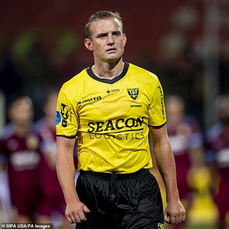 Former Sunderland hard man Lee Cattermole released by Eredivisie side VVV Venlo | Daily Mail Online