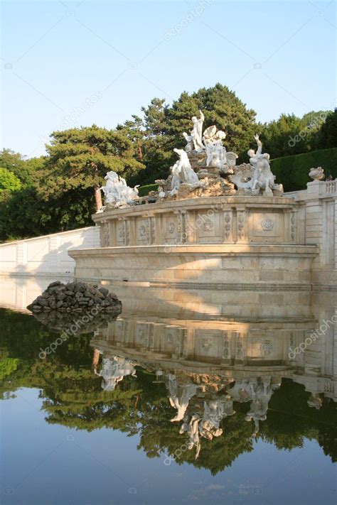 Schonbrunn garden — Stock Photo © mpanch #2291673