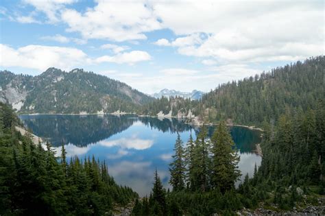 Snow Lake Trail Guide - Snoqualmie Pass, Washington · Anna Tee