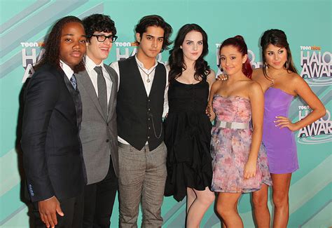 Ariana Grande Has Victorious Zoom Reunion Party | Time