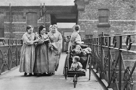 Women and Children at Crumpsall Workhouse, 1890 | Women in history, Bw photo, History