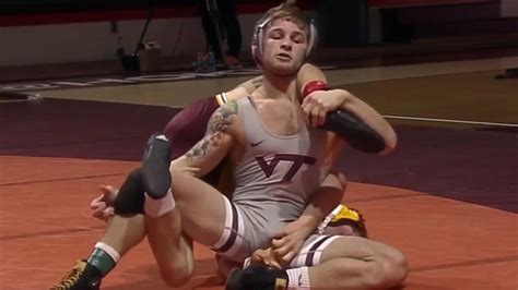 slow motion college wrestling highlights - takedown attempt backfires