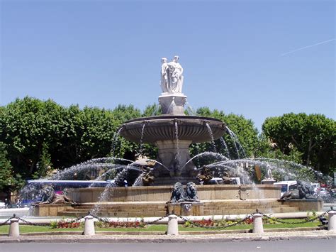 Fichier:Fontaine de la Rotonde - Aix-en-Provence.JPG — Wikipédia