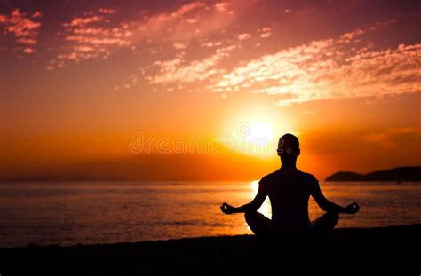 Yoga meditation at sunset. Woman doing Yoga at sunset , #Aff, #meditation, #Yoga, #Woman, # ...