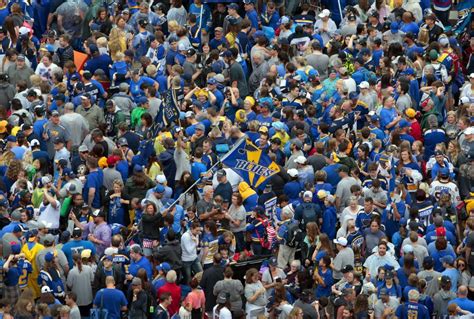 Blues wave overtakes downtown as fans celebrate their team | Metro | stltoday.com