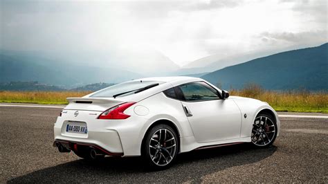 White Nissan 370Z - Sport car wallpaper Wallpaper Download 5120x2880