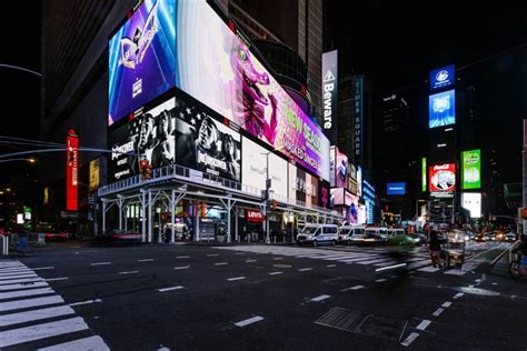 Digital Billboard market is booming. 6 reasons why you should include ...