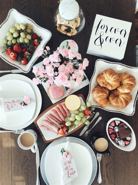 HOW TO ORGANIZE THE PERFECT SAINT VALENTINES DAY BRUNCH | CHIC TALK ...