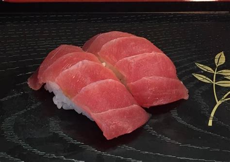 Traditional Tuna Nigiri Sushi Recipe by kanosan - Cookpad