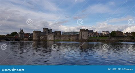 Limerick castle stock image. Image of limerick, ruins - 115621211