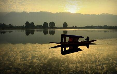 Nigeen Lake - One of the Top Attractions in Srinagar, India - Yatra.com