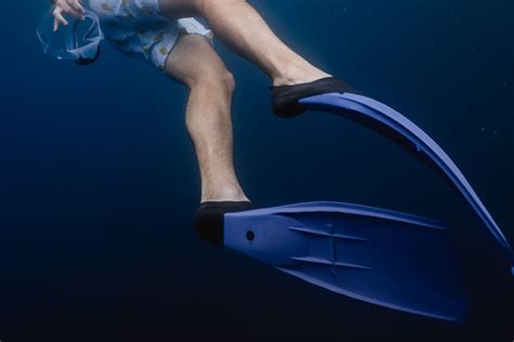 Full-Foot Fins or Open Heel Fins: Which Swimming Fins are Best? - Manta ...