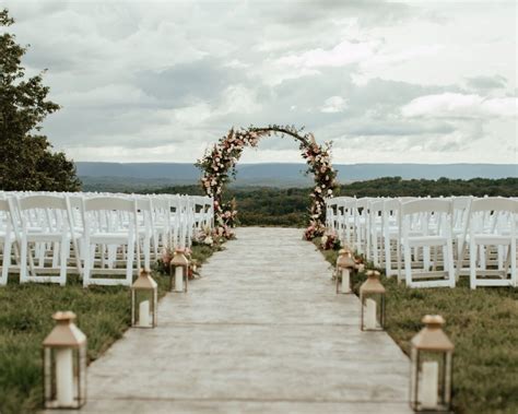 A Favorite Smoky Mountain Wedding Venue - Howe Farms