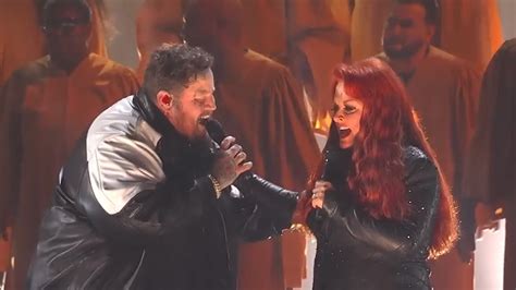 Wynonna Judd Seemingly Can't Stand on Her Own During CMA Performance ...