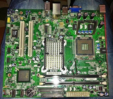 Mainboard – Schreibung, Definition, Bedeutung, Synonyme, Beispiele | DWDS