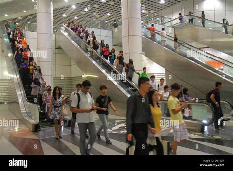 Singapore Dhoby Ghaut MRT Station subway train public transportation ...