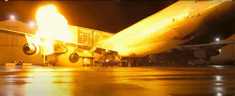 Christopher Nolan crashes real Boeing 747 into airport building for movie "Tenet" - Aviation24.be