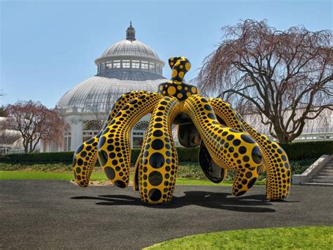 Yayoi Kusama is back at NYC's New York Botanical Garden