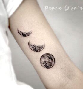 60 Dreamy Moon Tattoos With Meaning - Our Mindful Life