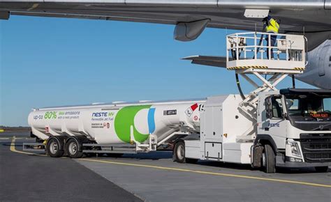 Sustainable Aviation Fuel introduced for the first time at Gatwick ...