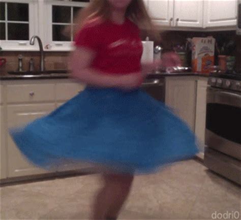 dress twirl gif | Tumblr