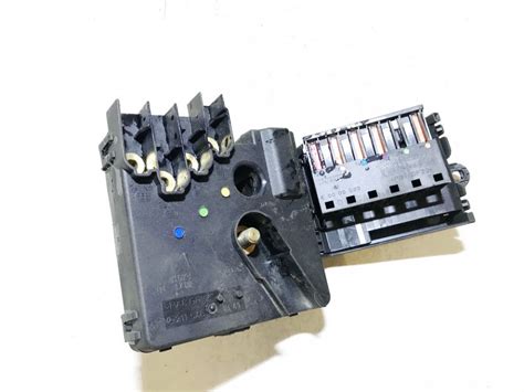 2115461341 013948371 Fuse box Mercedes-Benz E-CLASS 2005 2.2L ...