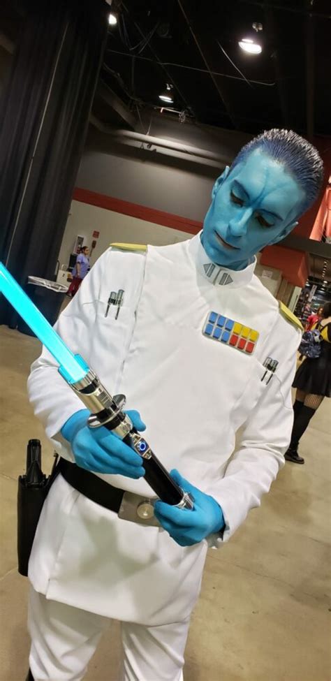 This Grand Admiral Thrawn Cosplay is the Deadliest Art Collector Around ...