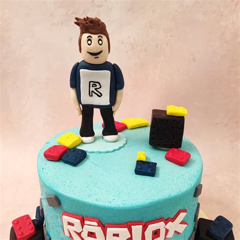 Roblox Lego Cake | Roblox Man Cake | Roblox Birthday Cake For Kids – Liliyum Patisserie & Cafe