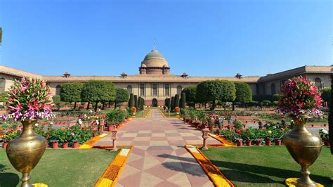 Mughal Gardens In Rashtrapati Bhavan Is Now Amrit Udyan