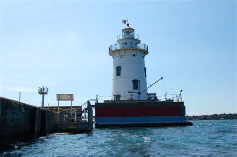 Harbor Beach Lighthouse, Lake Huron - Travel the Mitten