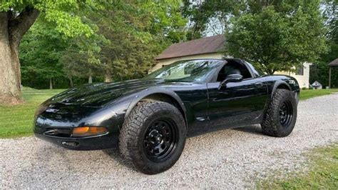 This Lifted Corvette Is One Of The Greatest Things Ever