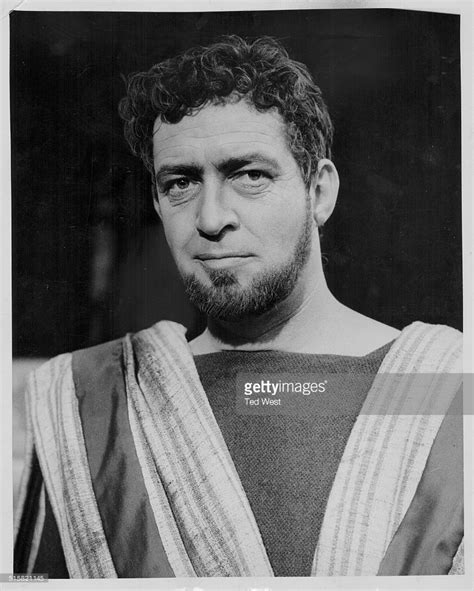 Portrait of actor John Gregson, in costume as Brutus in the play... | John gregson, Actor john ...
