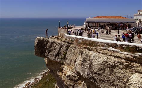 Everything you need to know about the Nazaré Canyon. When, where and ...