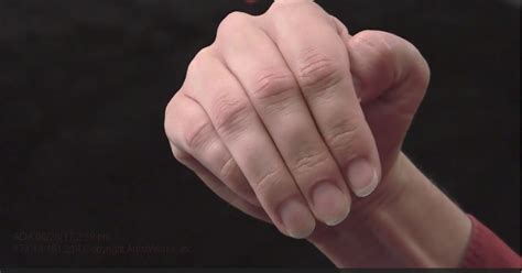 Should You Grow Your Fingernails to Play Classical Guitar? | ArtistWorks