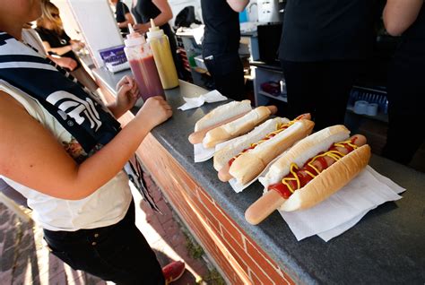 QUIZ: What Kind Of Stadium Food Are You?