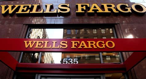 Wells Fargo closing 400 bank branches - al.com