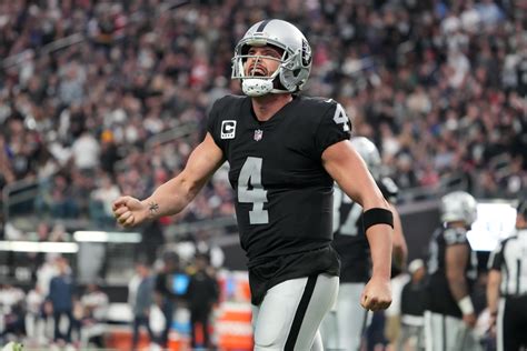 WATCH: Las Vegas Raiders' Derek Carr throws absolutely brutal pick-six