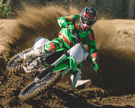 2016 Kawasaki KX250F First Riding Impression - Dirt Bike Test