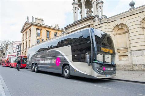 Oxford: Bus Transfer to/from London Gatwick Airport | GetYourGuide