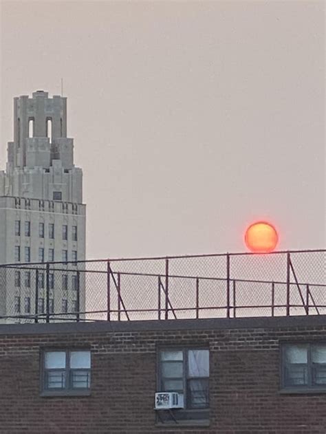 Why is the sun red today? : r/newjersey