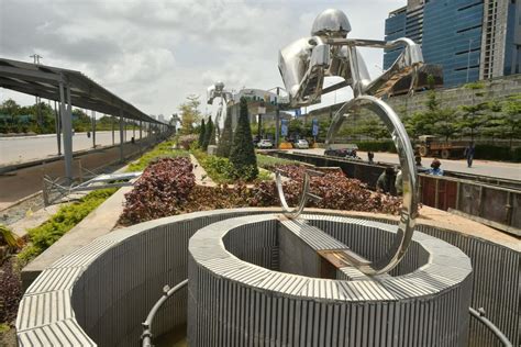 Hyderabad gets India’s first solar roof cycling track - The Hindu