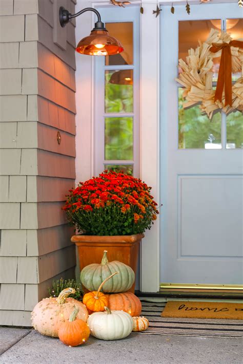 How To Create A Beautiful Fall Porch - Modern Glam