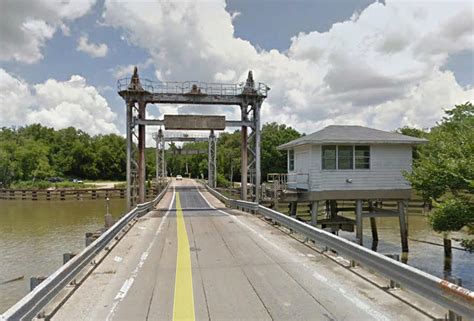 Louisiana DOTD says pontoon bridge closed due to repairs