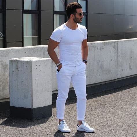 10 Must Have White Denim Outfit for Men | Denim outfit men, White outfit for men, White denim outfit