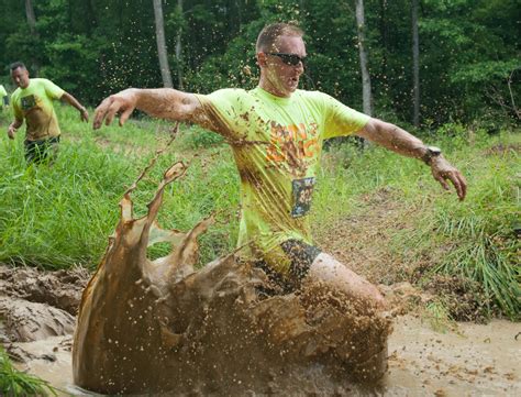 Mud, obstacles make Run Amuck fun for everyone > Marine Corps Base ...