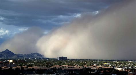 Photo of the Day: Phoenix is Under Attack of the Dust Storm | Photo ...