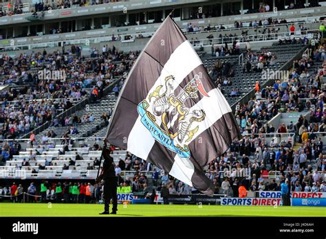 GIANT NEWCASTLE UNITED FLAG NEWCASTLE UNITED FC V NEWCASTLE UNITED FC V ...