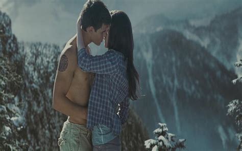 Bella and Jacob HOT Kiss!! - Jacob and Bella Image (17868438) - Fanpop