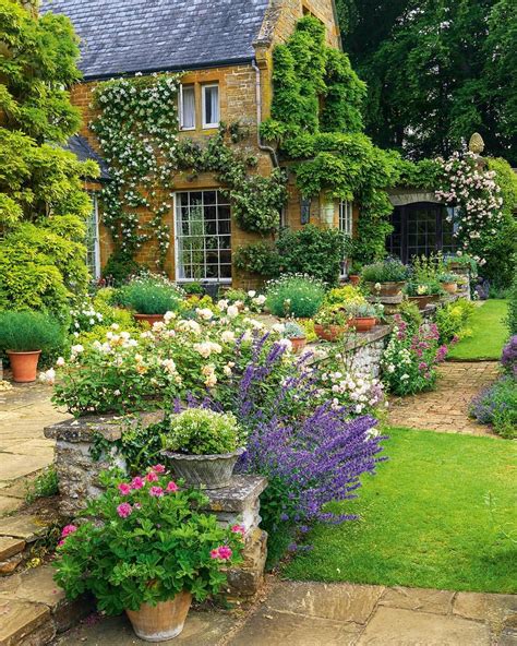 See this Instagram photo by @countrylifemagazine • 583 likes | Cottage garden design, Cottage ...