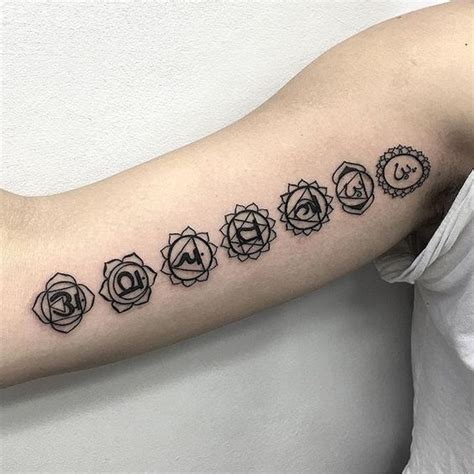 10 tatuajes para mujer de chacras que equilibran | Tatuajes de yoga, Tatuaje chakras, Tatuaje hamsa